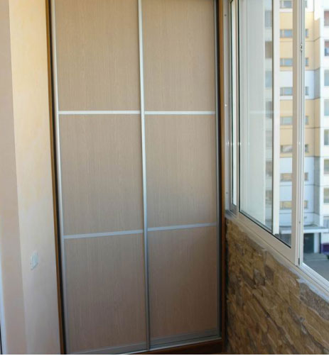 Фотография углового шкафа на балкон